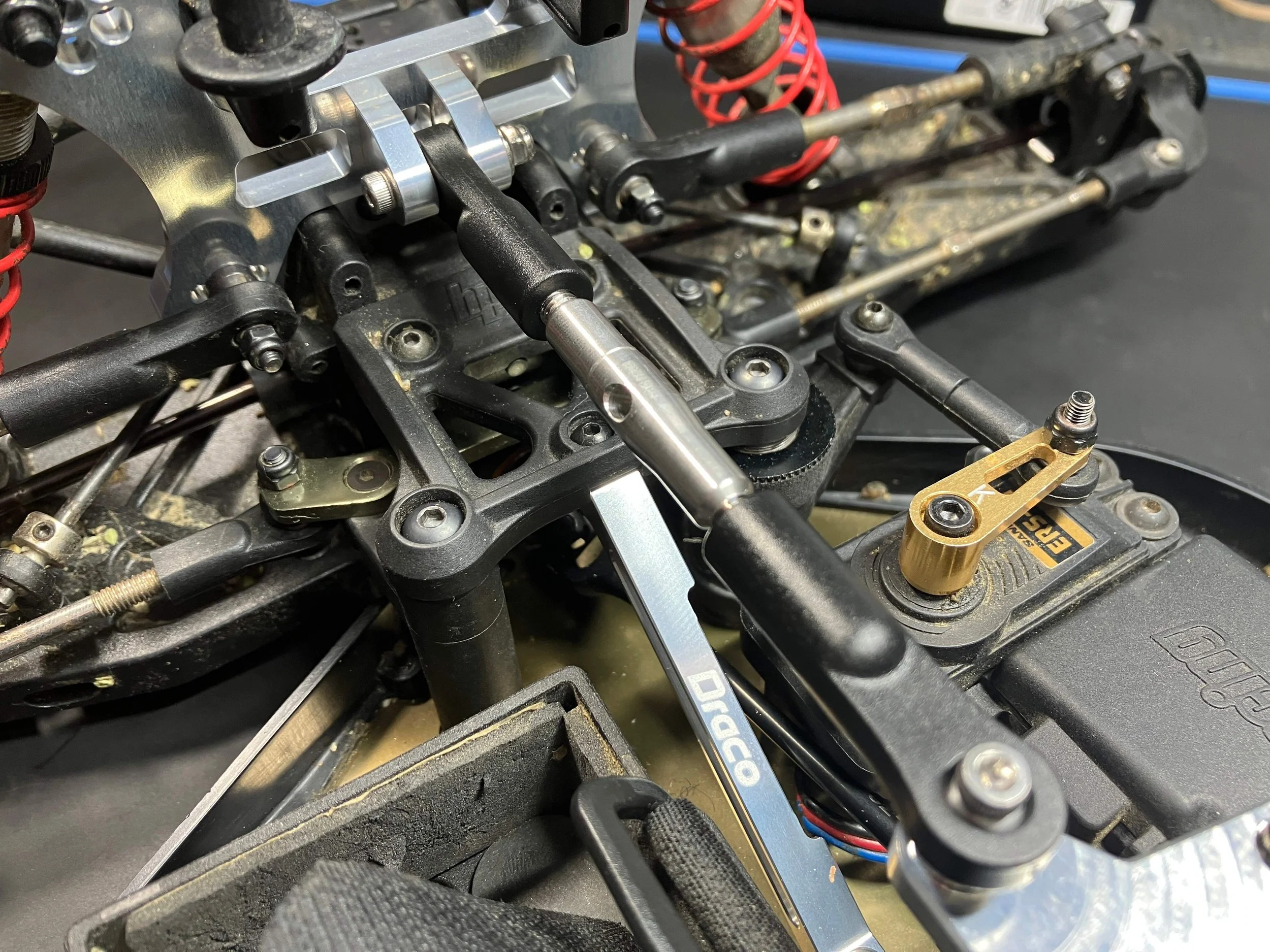 DRA-404 Draco Vorza Truggy Shock Towers — Draco Precision